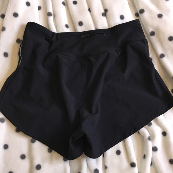 Under Armour - Black Athletic Shorts - Picture 2 of 3
